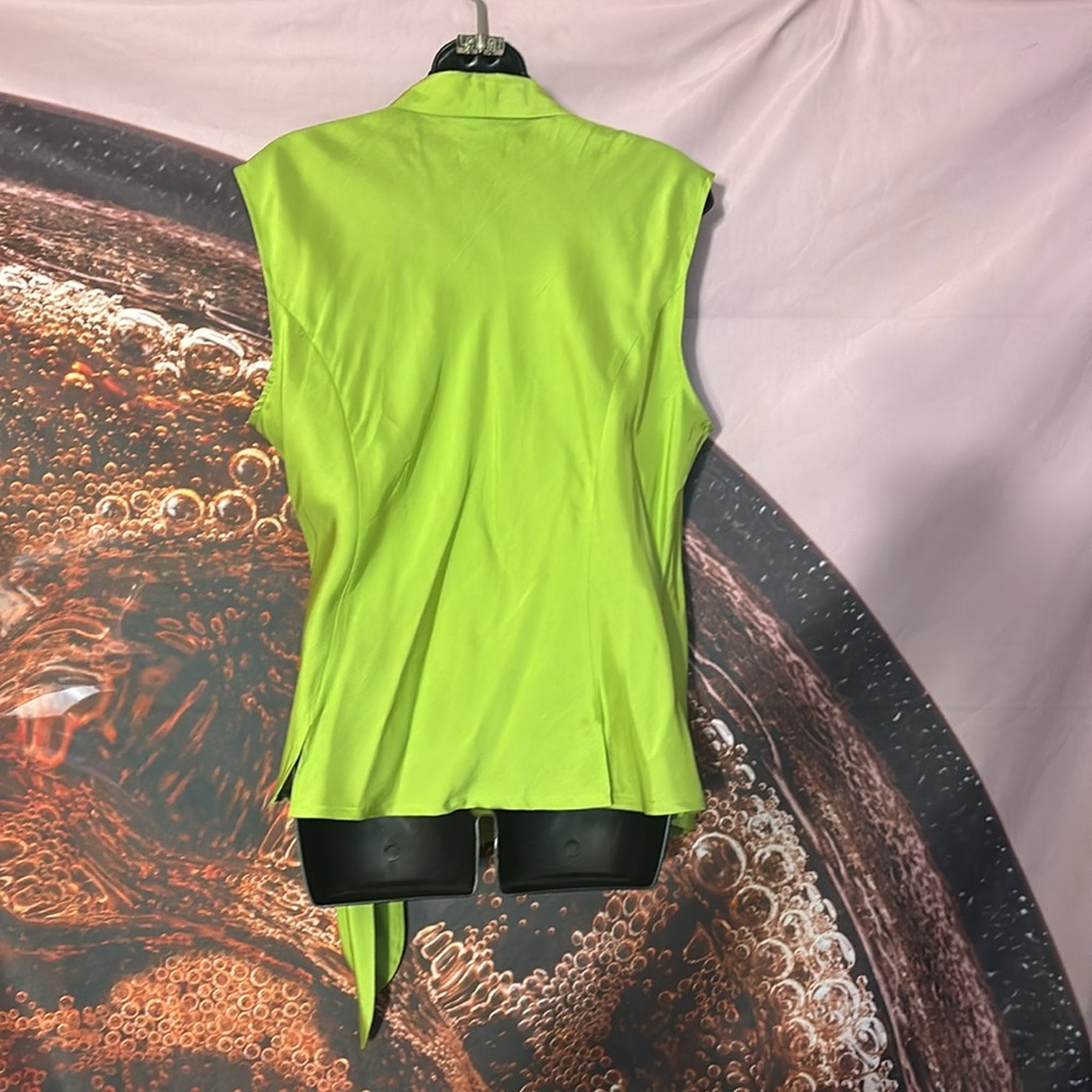 Beautiful Green Wrap Top - Picture 4 of 5